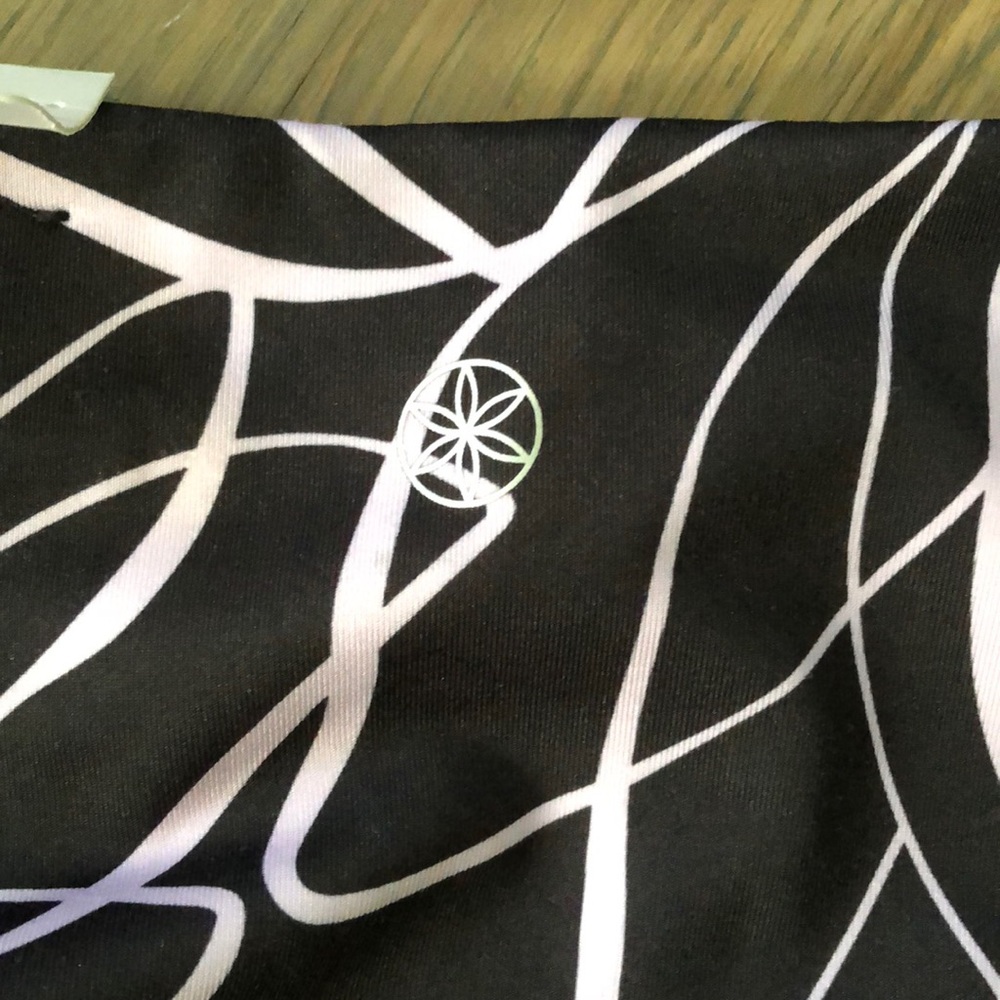 Gaiam NWT capri legging - Picture 10 of 12